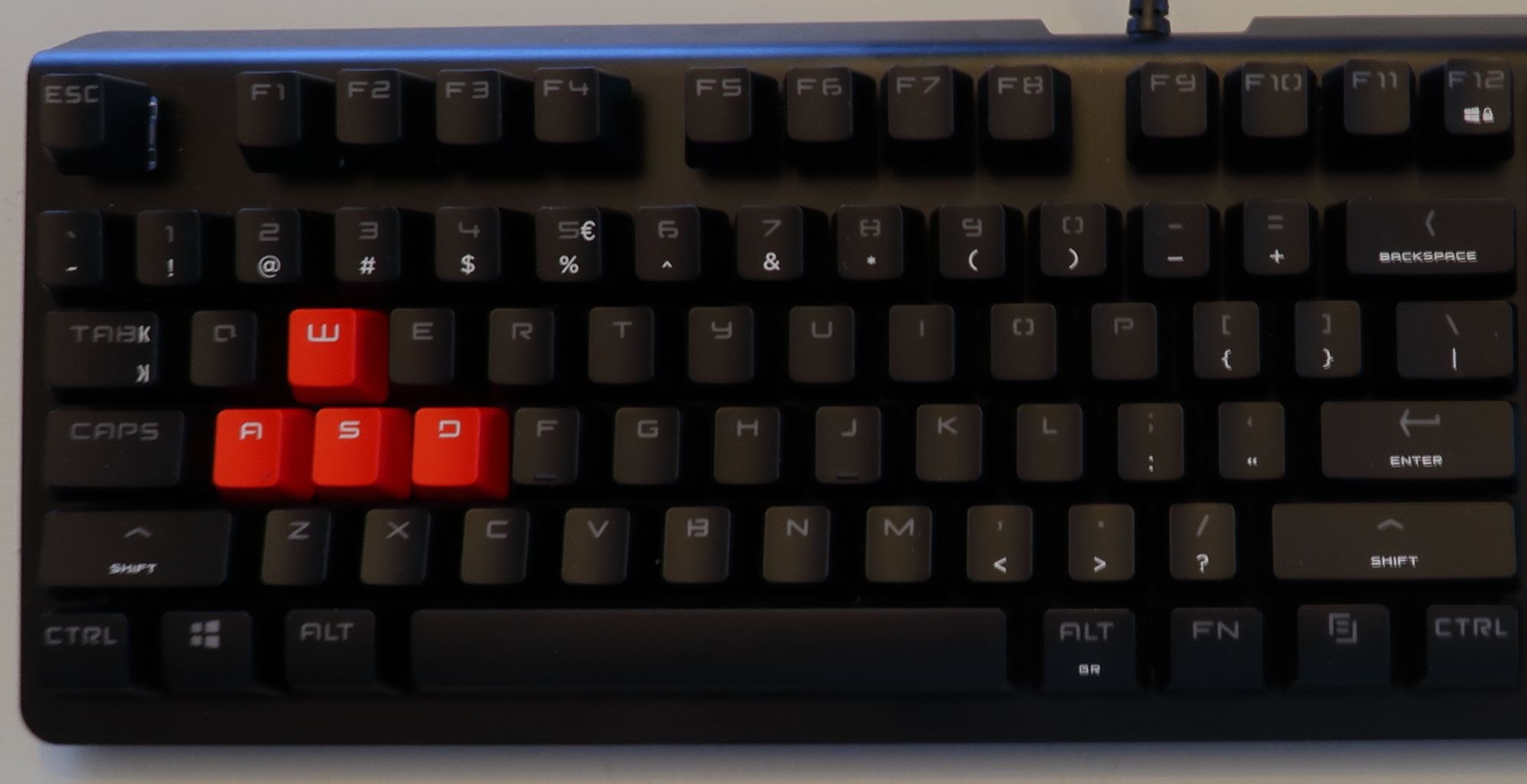 TEST: HP Omen 1100 Gamer.no TEST: HP Omen Sequencer Gamer.no
